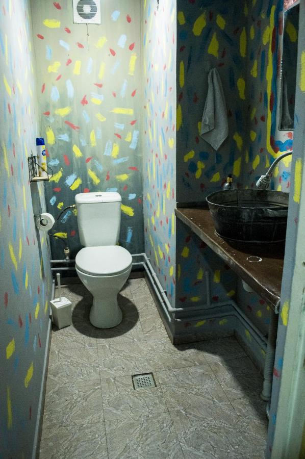 Your Room Hostel Tbilisi ภายนอก รูปภาพ